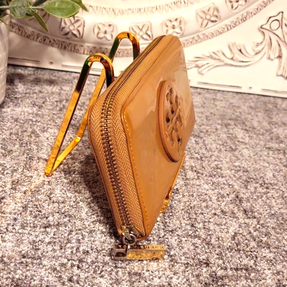Tory Burch Caramel Patent Leather  Zip Around Wallet - Picture 5 of 16